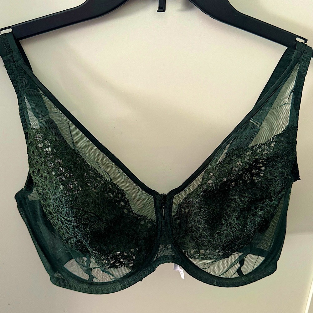 Maisonlejaby dark green underwire bra. Very pretty. Only worn a few times. 34G